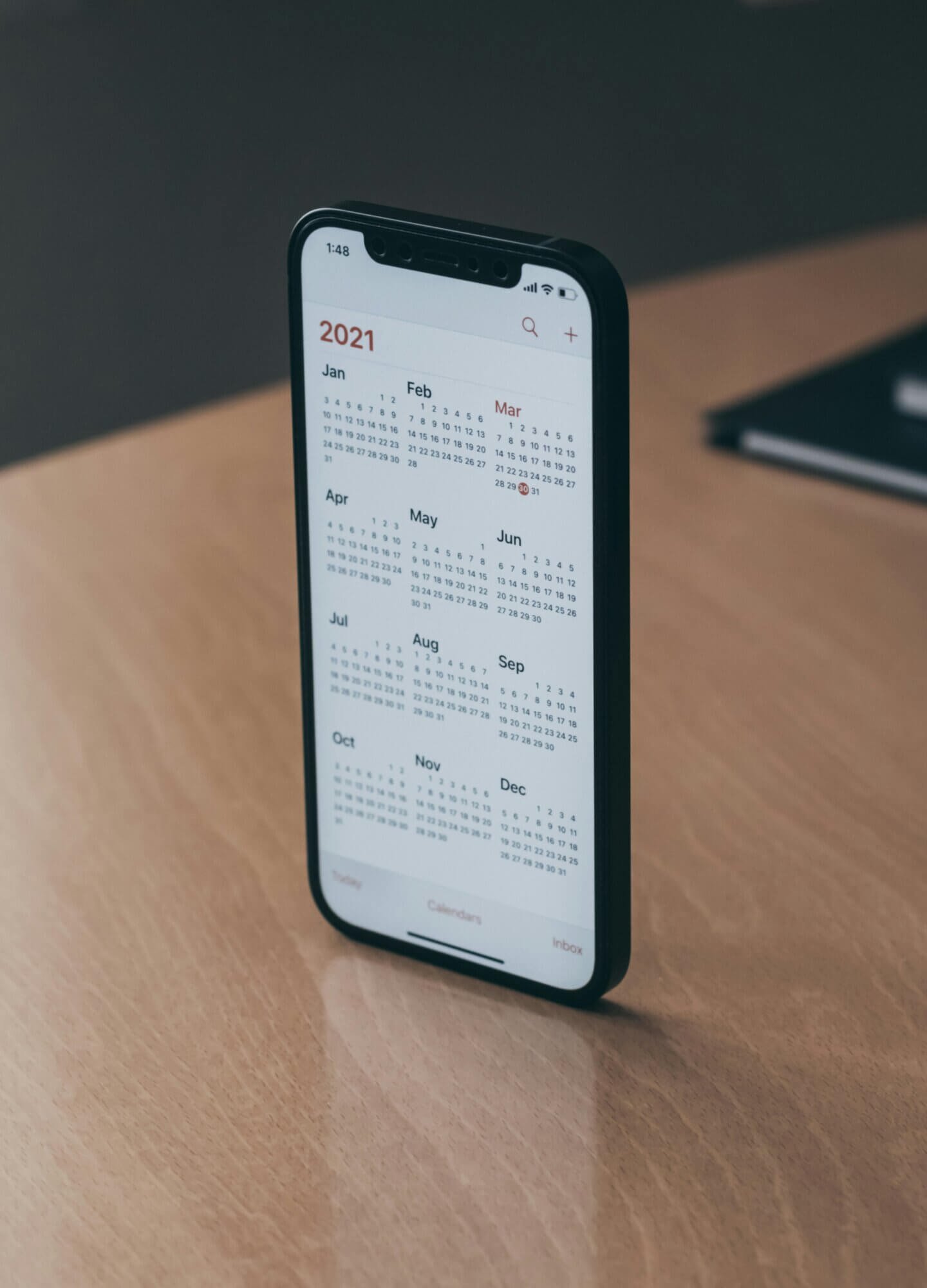 un smart-phone avec un calendrier : 90 jours pour réussir